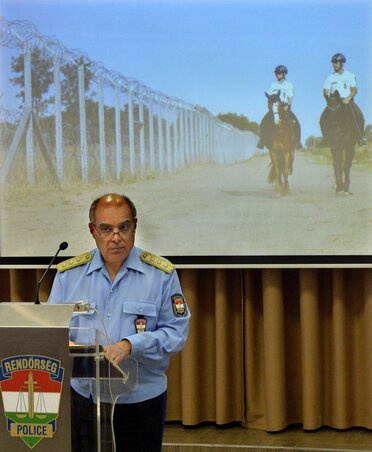 Papp Károly országos rendőrfőkapitány a sajtótájékoztatón (Fotó: MTI)