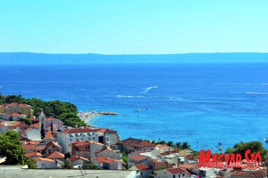 Odalent Baška Voda, következik Brela, majd Makarska