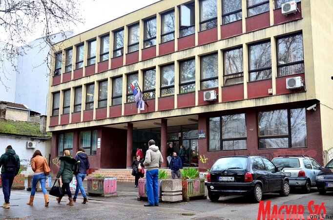 A tavalyi tanévben a Branko Radičević Általános Iskolában egy idősebb diákokból álló csoport hónapokig bántalmazott két fiatalabb tanulót (Fotó: Dávid Csilla) A tavalyi tanévben a Branko Radičević Általános Iskolában egy idősebb diákokból álló csoport hónapokig bántalmazott két fiatalabb tanulót (Fotó: Dávid Csilla)