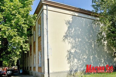 Az épület fő használója a zentai Történelmi Levéltár, a részhasználója pedig a Vajdasági Magyar Művelődési Intézet