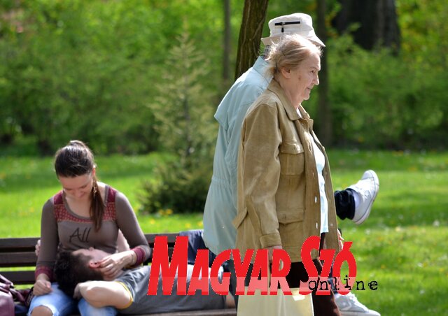 Esetleg egy év múlva növelhetők a bérek és a nyugdíjak (Dávid Csilla felvétele)