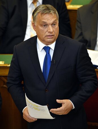 Orbán Viktor reagál a frakcióvezetői bírálatokra (Fotó: MTI)