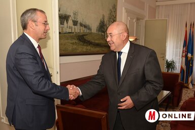 Pásztor István fogadja Michael Davenportot (Dávid Csilla felvétele)