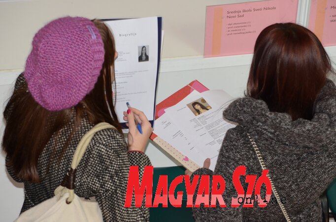 A legtöbb fiatal külföldön képzeli el a jövőjét (Fotó: Dávid Csilla)