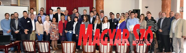 A szeminárium előadói és hallgatói (Ótos András) A szeminárium előadói és hallgatói (Ótos András)