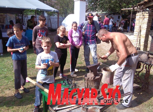 Életre keltek a régi mesterségek (Csincsik Zsolt felvétele) Életre keltek a régi mesterségek (Csincsik Zsolt felvétele)