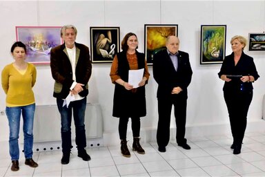 A kiállítás megnyitója, középen Zerebélyi Tényi Edit (Fotó: Snežana S. Davidović)