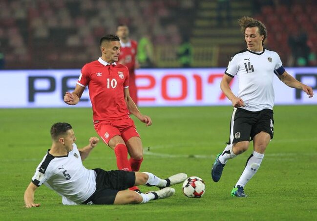 Beograd, 9.10.2016. - Fudbaleri Srbije i Austrije u akciji tokom utakmice treceg kola Grupe D u kvalifikacijama za Svetsko prvenstvo 2018, danas na stadionu "Rajko Mitic" u Beogradu. Na fotografiji Dusan Tadic. (BETAPHOTO/BRANISLAV BOZIC/DS)