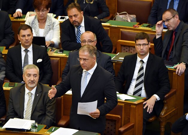 Kósa Lajos, a Fidesz frakcióvezetője összefogásra szólította fel a pártokat az alaptörvény módosításának az ügyében (Fotó: MTI)