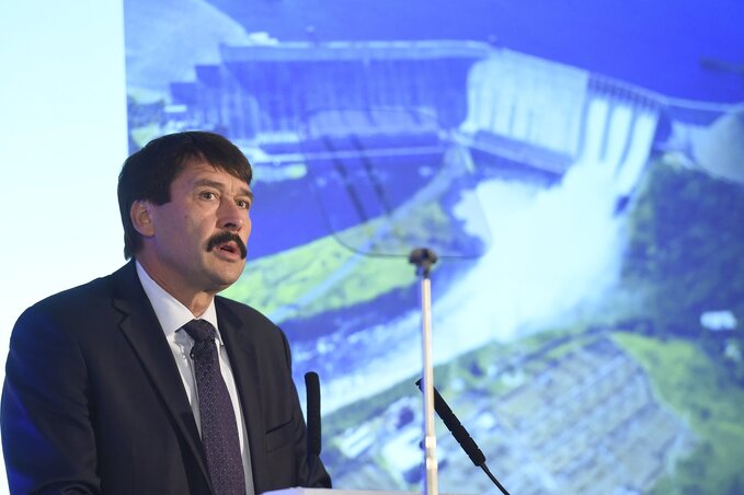 Áder János felszólal a konferencián (Fotó: MTI)