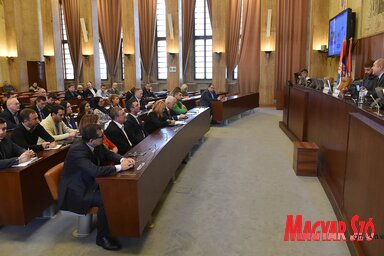 Számos környezetvédelmi előírást kell meghozni: Jelentős a parlament szerepe (Ótos András felvétele)