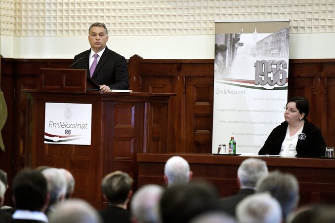 Orbán Viktor beszédet mond az emlékülésen (Fotó: MTI)