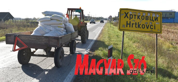 Herkócán a középkorú és idősebb generáció foglalkozik mezőgazdasággal (Ótos András felvétele) Herkócán a középkorú és idősebb generáció foglalkozik mezőgazdasággal (Ótos András felvétele)