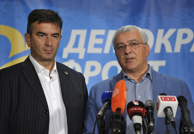 Nebojša Medojević és Andrija Mandić az ellenzéki  Demokratikus Front koalíció képviselői (Beta/AP)