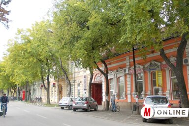 A Fő utca érdekes történeteket kínál (Fodor István felvétele)