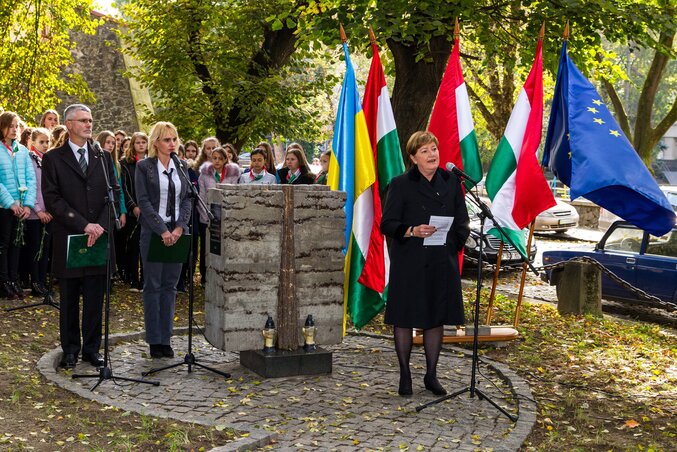 Szili Katalin miniszterelnöki megbízott a kárpátaljai megemlékezésen (Fotó: MTI–Nemes János)