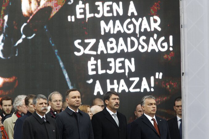 Orbán Viktor miniszterelnök, Áder János magyar és Andrzej Duda lengyel államfő, valamint Kövér László, az Országgyűlés elnöke (j-b) a Kossuth téri díszünnepségen