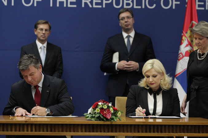 A nap folyamán több szándéknyilatkozatot és megállapodást írtak alá (Beta)