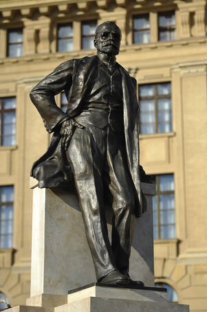 A helyére került Tisza István-szobor (Fotó: MTI)