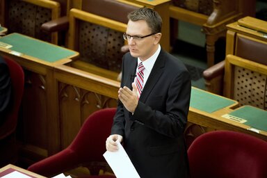 Rétvári Bence az Országházban (Fotó: MTI)