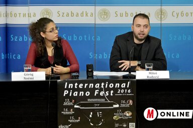 Görög Noémi és Miloš Radović a Nemzetközi Zongorafesztivál műsorát ismerteti (Fotó: Gergely Árpád)