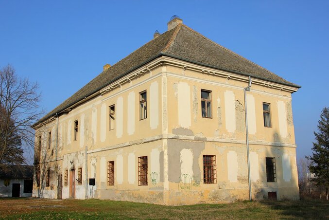 A több mint 200 éves kastély (Fotó: Fekete J. József)