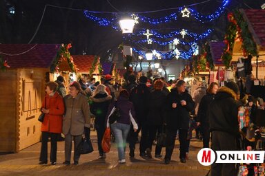 A Winterfest karácsonyi vásár sokakat a városközpontba csal (Molnár Edvárd archív felvétele)