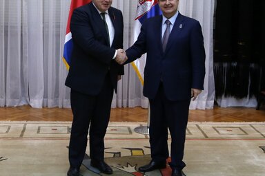 Boris Johnson és első belgrádi tárgyalópartnere, Ivica Dačić (Beta/AP)