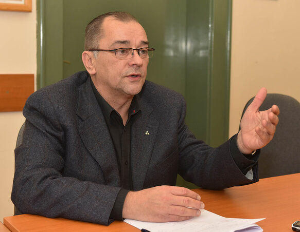 Egeresi Sándor (Fotó: Ótos András) Egeresi Sándor (Fotó: Ótos András)
