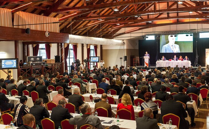 A Most-Híd „vegyes párt” 9. közgyűlése (Fotó: MTI)