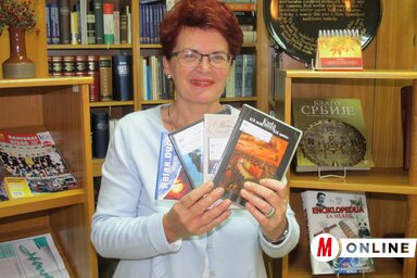 Vörös Anna, a könyvtár megbízott igazgatónője (Puskás Károly felvétele)