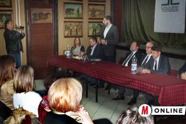 Magyar Levente a lakossági fórumon (Góbor Béla felvétele)