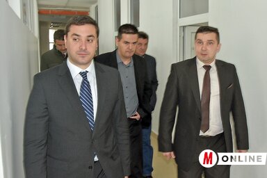 A tartományi kormány alelnöke a zentai inkubátorházban (Gergely Árpád felvétele)