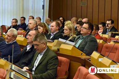 A pénteki képviselő-testületi ülésen döntenek majd a Poslovni prostor és a Városépítési Intézet közvállalatok felszámolásáról, munkájukat ezután városi hivatalok fogják végezni (Ótos András felvétele)
