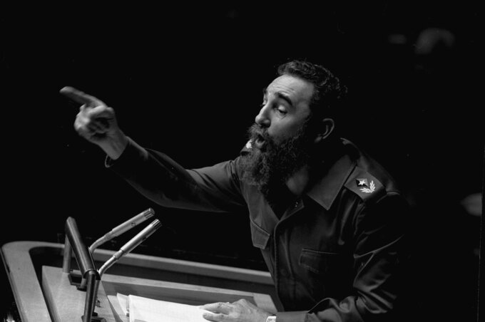 Fidel Castro 1979-ben az ENSZ közgyűlésén tartott hosszabb beszéde közben (Beta/AP) Fidel Castro 1979-ben az ENSZ közgyűlésén tartott hosszabb beszéde közben (Beta/AP)