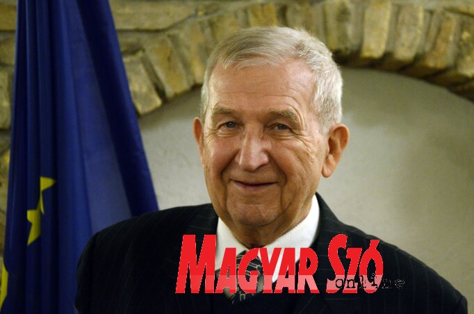 Dr. Somogyi Sándor (Molnár Edvárd felvétele) Dr. Somogyi Sándor (Molnár Edvárd felvétele)