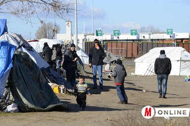 A kelebiai tranzitzónában jelenleg hatvanan tartózkodnak (Fotó: Molnár Edvárd)