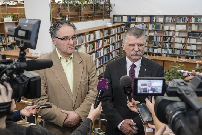 Ráduly Róbert és Kövér László (Fotó: MTI)