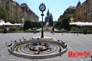 Jellegzetes kép Temesvárról: az Opera-tér és az ortodox katedrális