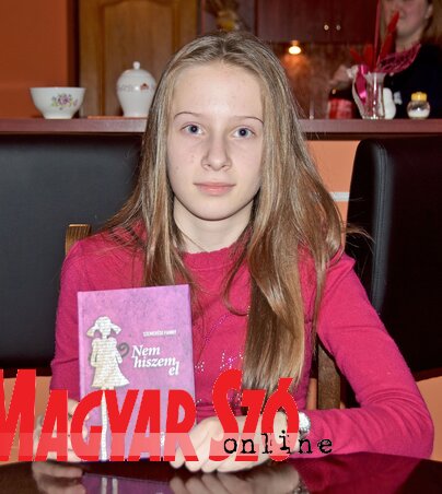 Szemerédi Fanny: Imádok írni és olvasni (Fotó: Gergely Árpád) Szemerédi Fanny: Imádok írni és olvasni (Fotó: Gergely Árpád)