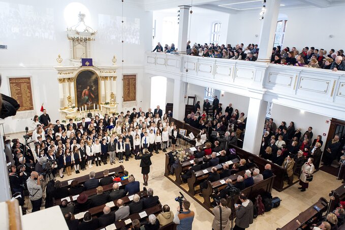 A győri Öregtemplomot mintegy 300 millió forintból újították fel (Fotó: MTI)