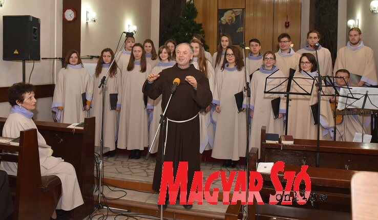 Harmath Károly: Azért élvezzük minden hangversenyüket, mert szívből énekelnek Harmath Károly: Azért élvezzük minden hangversenyüket, mert szívből énekelnek