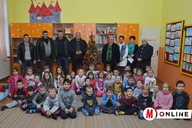 Az ajándékozók és a megajándékozottak (Lakatos János felvétele)