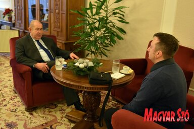 Választások: erre a témára terelődött a szó a beszélgetés elején és a végén is (Ótos András felvétele)
