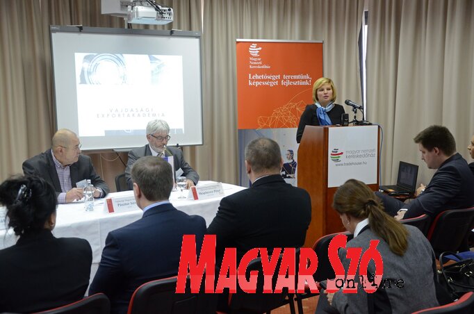 A Magyar Nemzeti Kereskedőház első határon túli Exportakadémiáját Szabadkán tartotta (Molnár Edvárd felvétele) A Magyar Nemzeti Kereskedőház első határon túli Exportakadémiáját Szabadkán tartotta (Molnár Edvárd felvétele)
