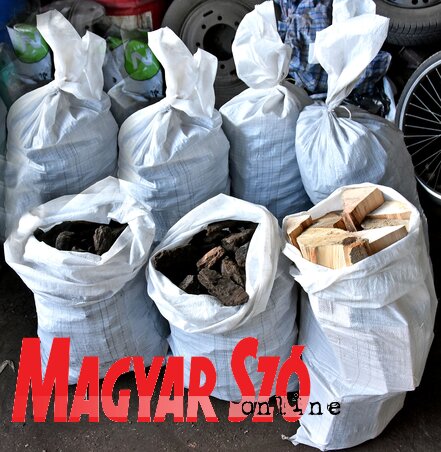 Ogrev se može kupiti i na džak (Foto: Arpad Gergely)