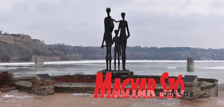 Az újvidéki razzia 75. évforduló alkalmából hétfőn megemlékezést tartanak (Ótos András felvétele) Az újvidéki razzia 75. évforduló alkalmából hétfőn megemlékezést tartanak (Ótos András felvétele)