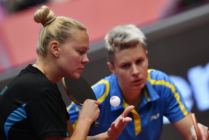 A magyar Póta Georgina és a svéd Matilda Ekholm a dobogó második fokára állhattak fel a női párosok versenyében (fotó: MTI)