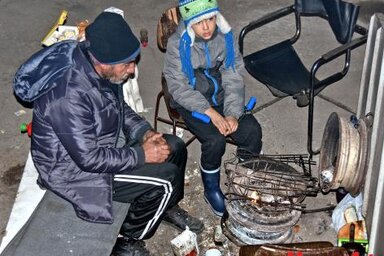 Deda i unuk se greju