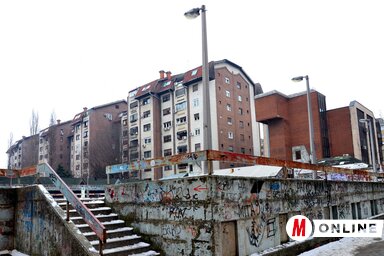 Újvidéken az óvóhelyek egy részét bérbe adják, a környék lakóinak ez gyakran komoly gondokat okoz (Dávid Csilla felvétele)